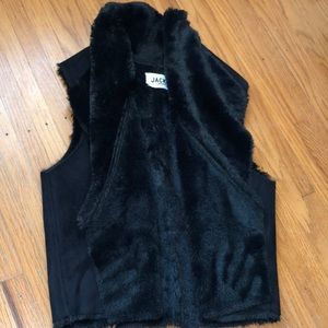 Fur vest!
